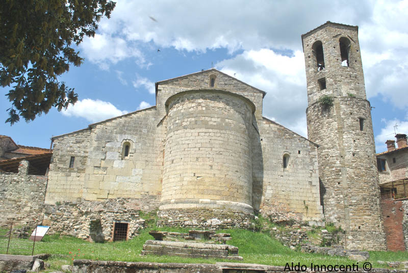 PIEVE DI SOCANA: ABSIDE E CAMPANILE 8
